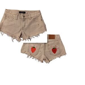 Aeropostale Vintage Low-Rise denim shorty shorts w embroidered strawberries 000